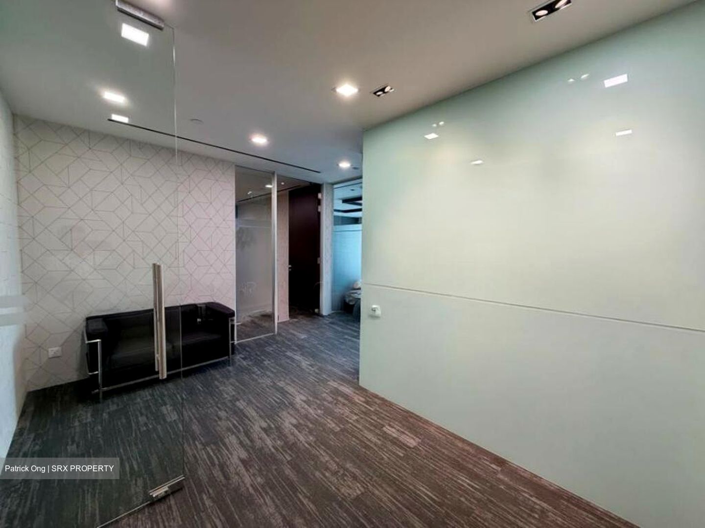 Singapore Land Tower (D1), Office #497344021